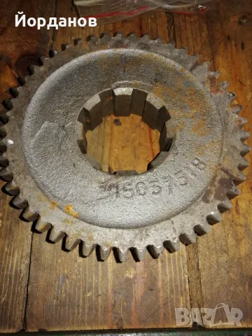 Зъбно колело за включване вом на трактор Т-150к, кат.номер 150.37.518, снимка 2 - Селскостопанска техника - 49843343