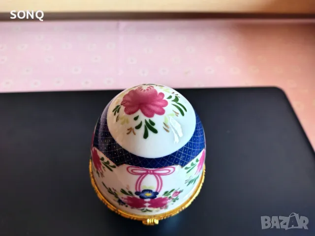 Порцеланово Яйце-Кутия за Бижута-Лимож, снимка 2 - Антикварни и старинни предмети - 48401678