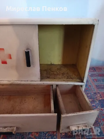 Аптечка, снимка 3 - Антикварни и старинни предмети - 49252550