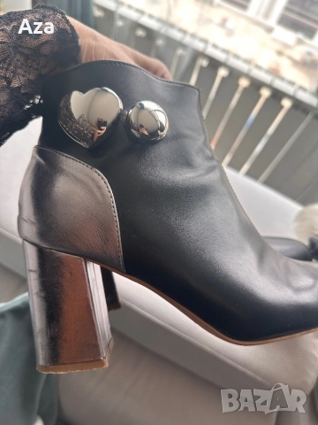 Боти Love Moschino