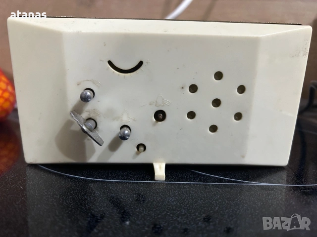 Часовник, снимка 2 - Антикварни и старинни предмети - 53048050