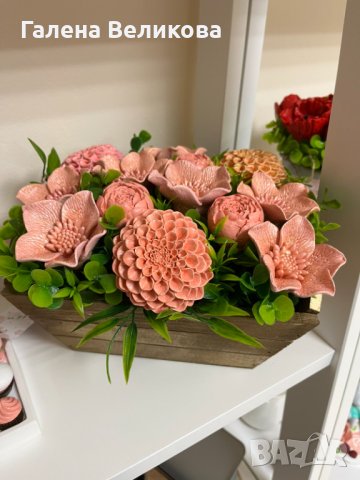 Кашпи с керамични цветя големи