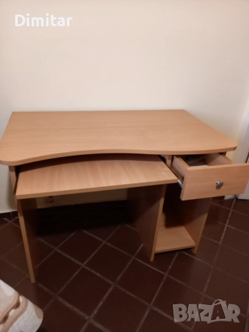 Бюро в много добро състояние