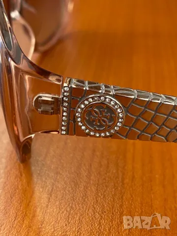 Дамски слънчеви очила Guess , снимка 4 - Слънчеви и диоптрични очила - 49993573