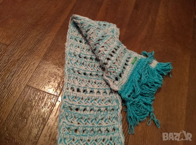 Шал BENETTON, ръчна плетка, много рядък модел., снимка 2 - Шалове - 52848768