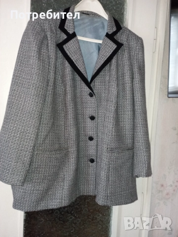 Дамски вълнен  костюм – пола и сако за едри дами  