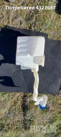 Помпа чистачки, Казанче чистачки VW Touran 1.4 TSI, снимка 4 - Части - 48811635