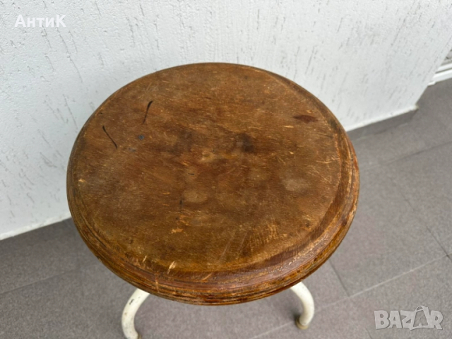 Винтидж Медицинско Столче на Винт Индустриално, снимка 3 - Антикварни и старинни предмети - 52099590