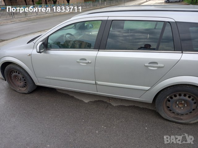 Опел Астра Н, снимка 4 - Автомобили и джипове - 36760709