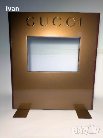 Голяма рекламна стойка щанд GUCCI с крило за снимка, снимка 8 - Стелажи и щандове - 53471814