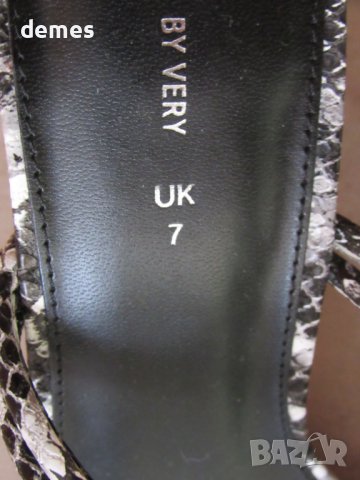 Луксозни нови сандали By very змийски принт номер 40, снимка 6 - Дамски елегантни обувки - 37058922