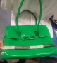 Дамска зелена лачена чанта, снимка 2