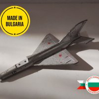 Метален Самолет МиГ 21 произведен в България , снимка 1 - Колекции - 42971071