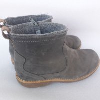 Детски боти Clarks, 30 номер , снимка 2 - Детски боти и ботуши - 40768552