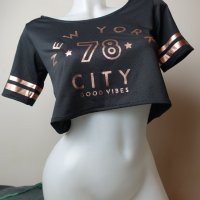 L/XL къса блузка/кроп топ с надпис NY City, снимка 2 - Корсети, бюстиета, топове - 43266825