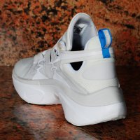 Nike Signal DMSX White Red Grey AT50303-100, снимка 3 - Маратонки - 32409418