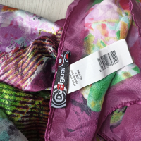 Дамски шал Desigual, снимка 3 - Шалове - 44935850