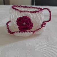 Ръчно плетена чашка с подложка, снимка 1 - Декорация за дома - 43899969