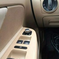 Конзола Бутони Копчета Ел стъкла VW Golf 5 6 Jetta Passat B6 Caddy, снимка 11 - Аксесоари и консумативи - 37886630