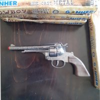 Метални пистолети с капси Gonher Каубойски револвери 12 капси 27см, снимка 3 - Колекции - 43024196
