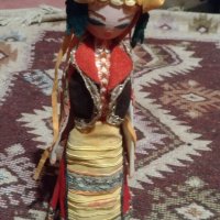 Фолклорна кукла, снимка 1 - Други ценни предмети - 37624916