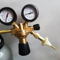 Хелий редуцир-вентил с 2 часовника+накрайник за надуване на балони , снимка 1 - Други машини и части - 32287477