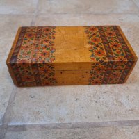 Стара дървена инкрустирана кутия, 1926, снимка 1 - Антикварни и старинни предмети - 43922838