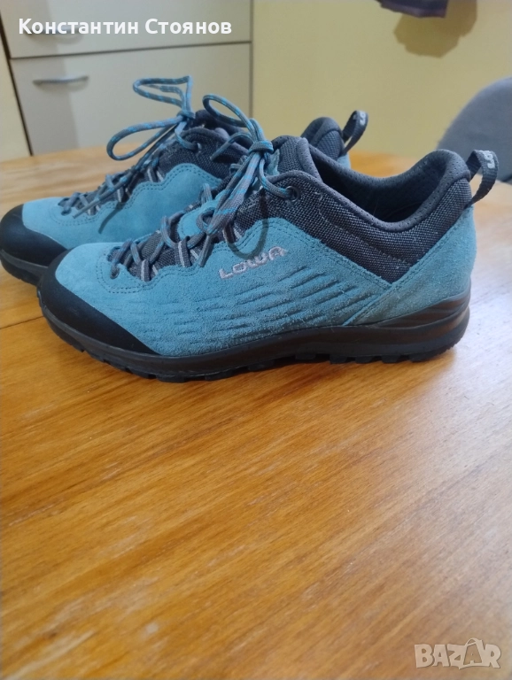 Туристически обувки Lowa, снимка 1