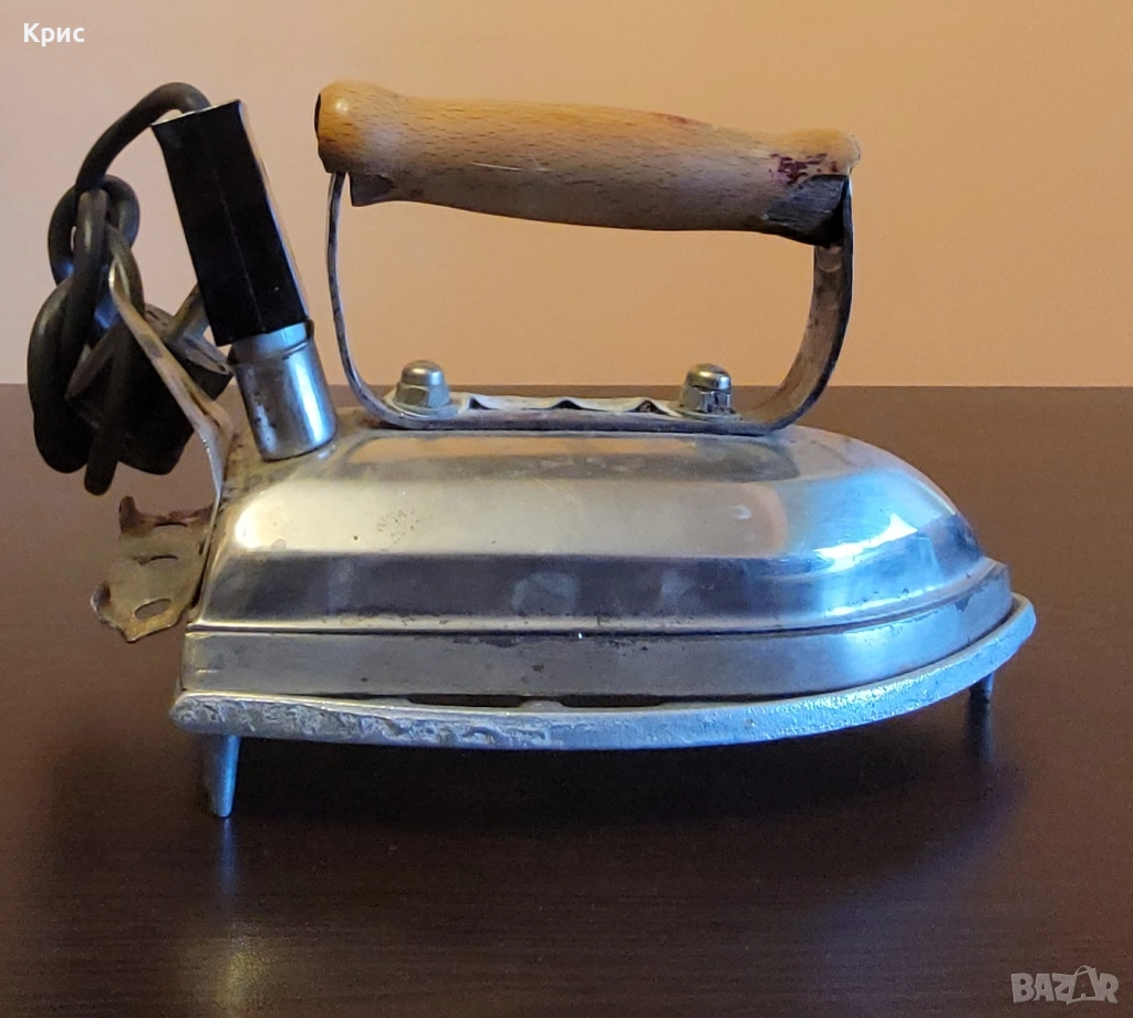 Мини ретро метална ютия, работеща. , снимка 1