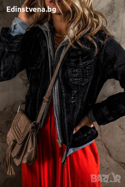 Дамско дънково яке в черен цвят, с контрастна сива подплата, снимка 1