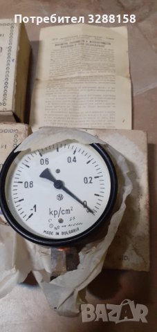 Манометри продавам. 