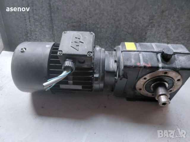 редуктор- 15 обор/ мин, снимка 2 - Електродвигатели - 53167017