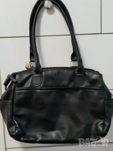 Черна дамска чанта, снимка 2 - Чанти - 52054780