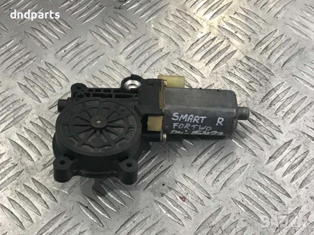 Моторче стъкло Smart Fortwo,2004г.(дясно)