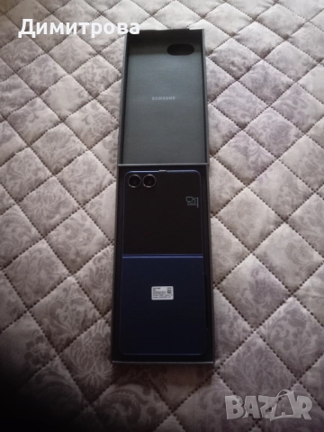 Продавам нов смартфон Samsung Galaxy Z Flip 7, снимка 3 - Samsung - 52652643
