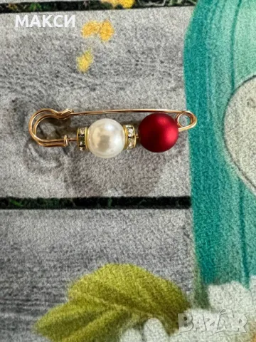 Прекрасен елегантен комплект брошки с перли и кристали в златисто - 20 бр., снимка 2 - Други - 50320979