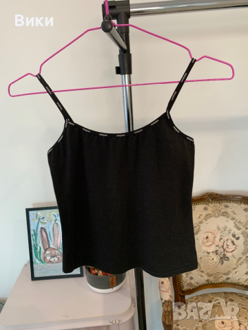 Дамски топ в размер М, но е подходящ за S, снимка 2 - Корсети, бюстиета, топове - 44927238