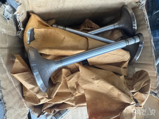 КЛАПАНИ ВСМУКАТЕЛНИ УАЗ, ВОЛГА 2410, ГАЗ 2410, ГАЗ 3307 НОВИ СССР ЛЕГЛО НА КЛАПАНА 47 ММ.