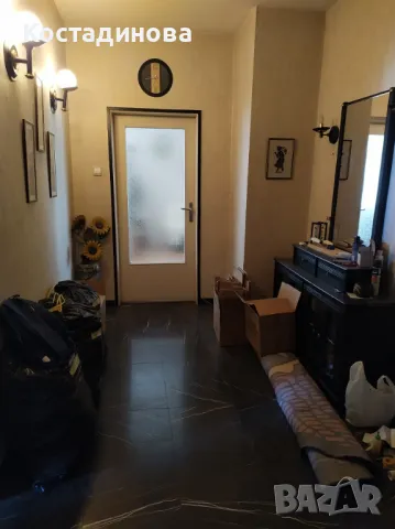 Продава четиристаен апартамент в кв. Изток