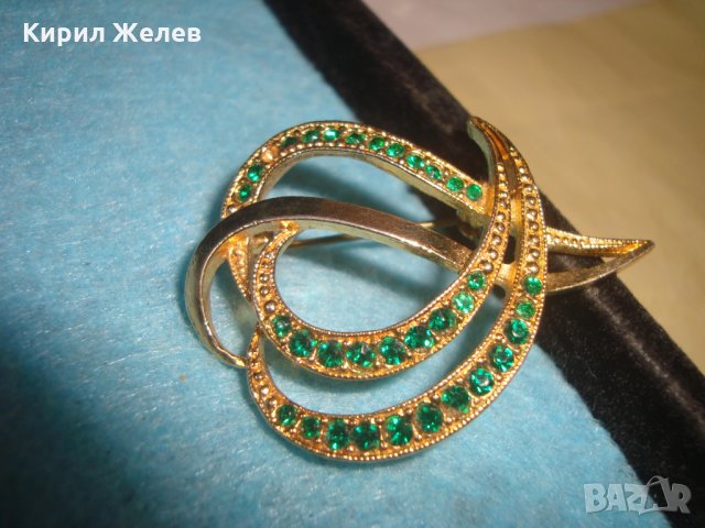 ПОЗЛАТЕНА ВИНТИДЖ СКЪПОЦЕННА КРАСИВА БРОШКА със ЗЕЛЕНИ БОХЕМСКИ КРИСТАЛЧЕТА 26554, снимка 4 - Други - 34793887