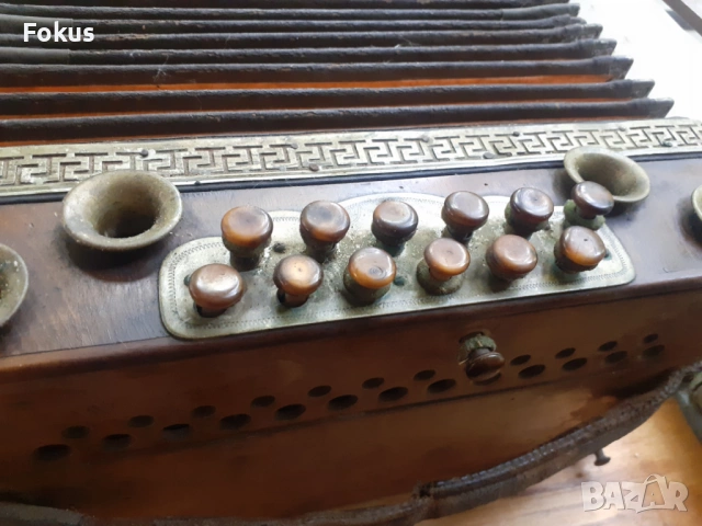 Стар диатоничен акордеон антика дърво кожа седеф каталин, снимка 6 - Антикварни и старинни предмети - 53275094