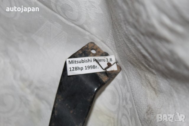 Предна решетка с емблема Митсубиши паджеро 2.8 128кс 98г Mitsubishi pajero 2.8 128hp 1998, снимка 2 - Части - 43313778