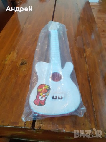 Стара детска китара #2