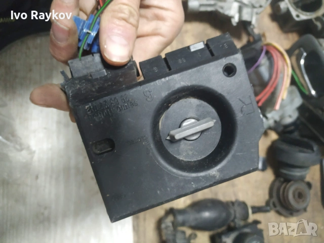 Платка , крушки за Audi 80 90 S2 B4 , 29632202 , снимка 2 - Части - 53510687