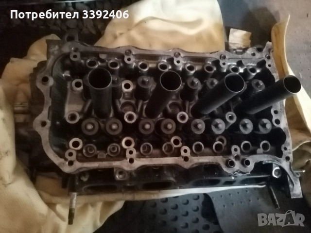 ЦИЛИНДРОВА глава за Тойота Аурис или Ярис 1.33i 2012г