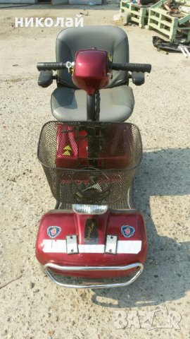 скутер за трудноподвижни хора или инвалиди