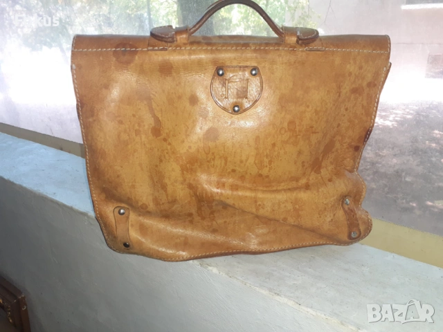 Много качествена и красива мъжка чанта от много дебела кожа, снимка 2 - Антикварни и старинни предмети - 53422396
