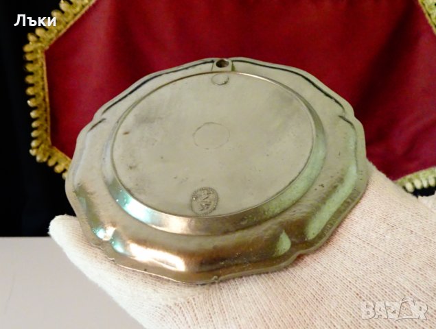 Калаена чиния,подложка с картина Предене на вълна. , снимка 2 - Антикварни и старинни предмети - 33267745