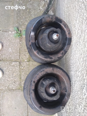 Предлагам два предни макферсона за Mercedes W209 