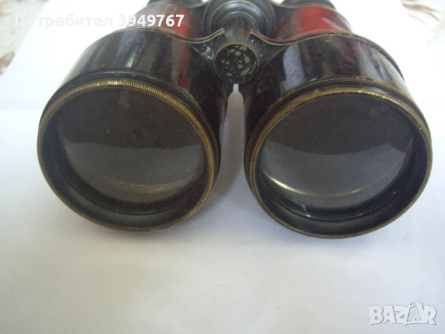 Стар бронзов много запазен бинокъл.